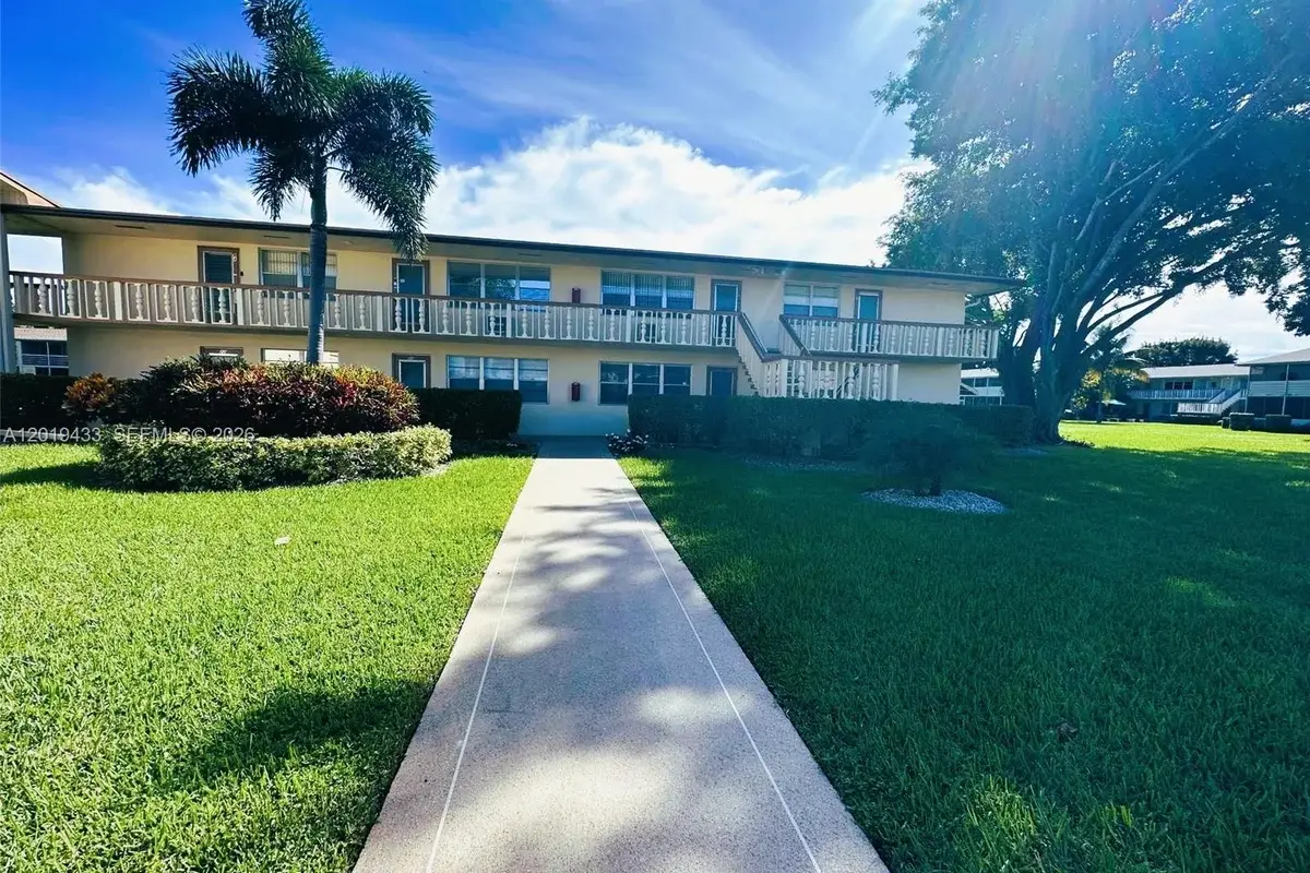 70 Dorchester D, West Palm Beach: photo 1 of 28