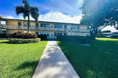 70 Dorchester D, West Palm Beach: photo 1 of 28