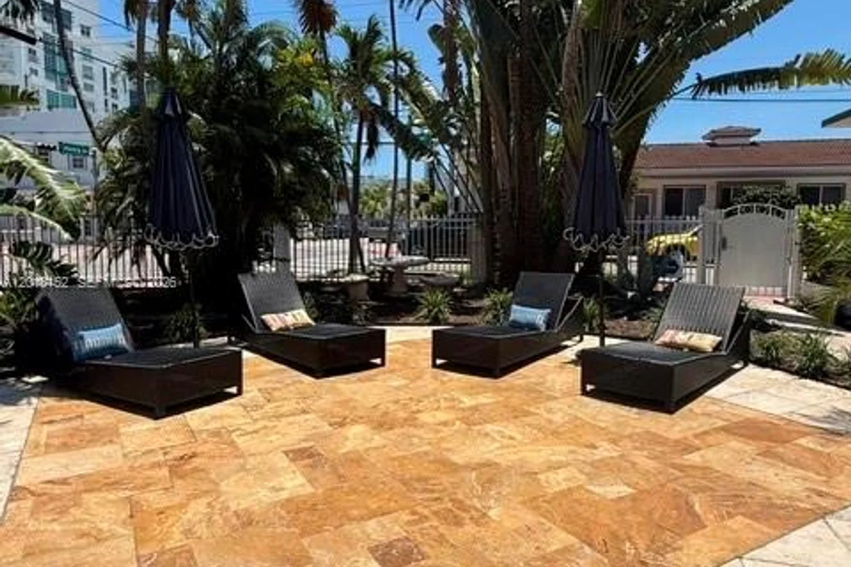 7710 Harding Ave #7, Miami Beach: photo 1 of 9