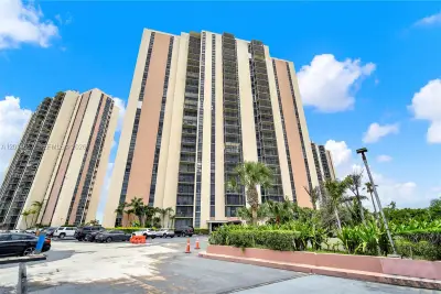 20335 W Country Club Dr #1608, Aventura: photo 1 of 28