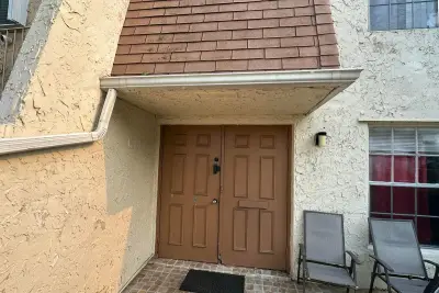 7424 NW 75th St, Tamarac: photo 1 of 24