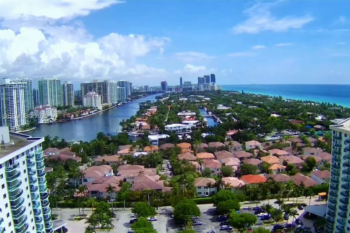 19380 Collins Ave #418, Sunny Isles Beach: photo 1 of 31