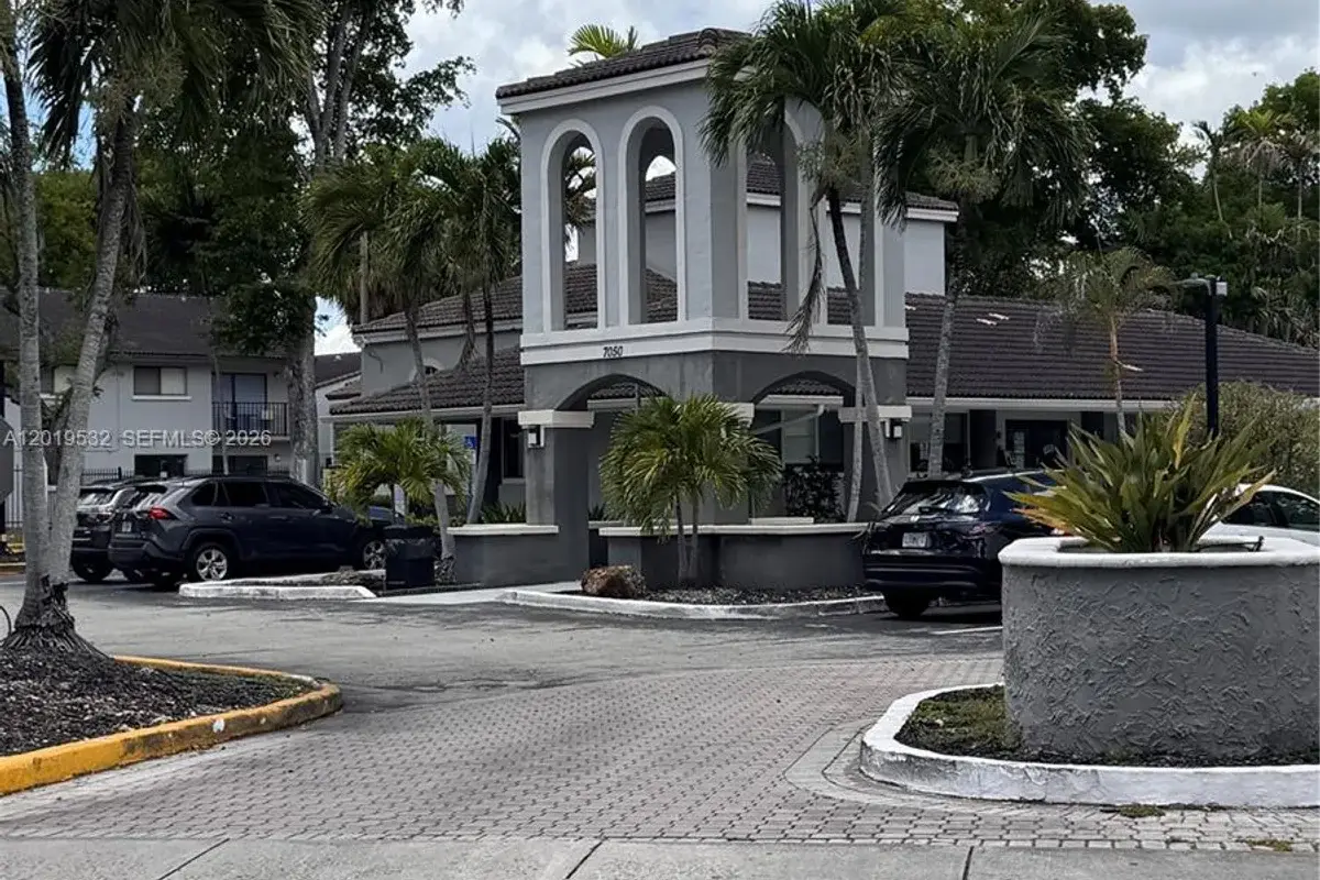 7115 NW 179th St #207, Hialeah: photo 1 of 16