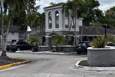 7115 NW 179th St #207, Hialeah: photo 1 of 16