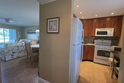 600 NE 2nd St #108, Dania Beach: photo 1 of 26