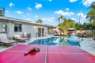 1600 SW 10th St, Fort Lauderdale: photo 1 of 60