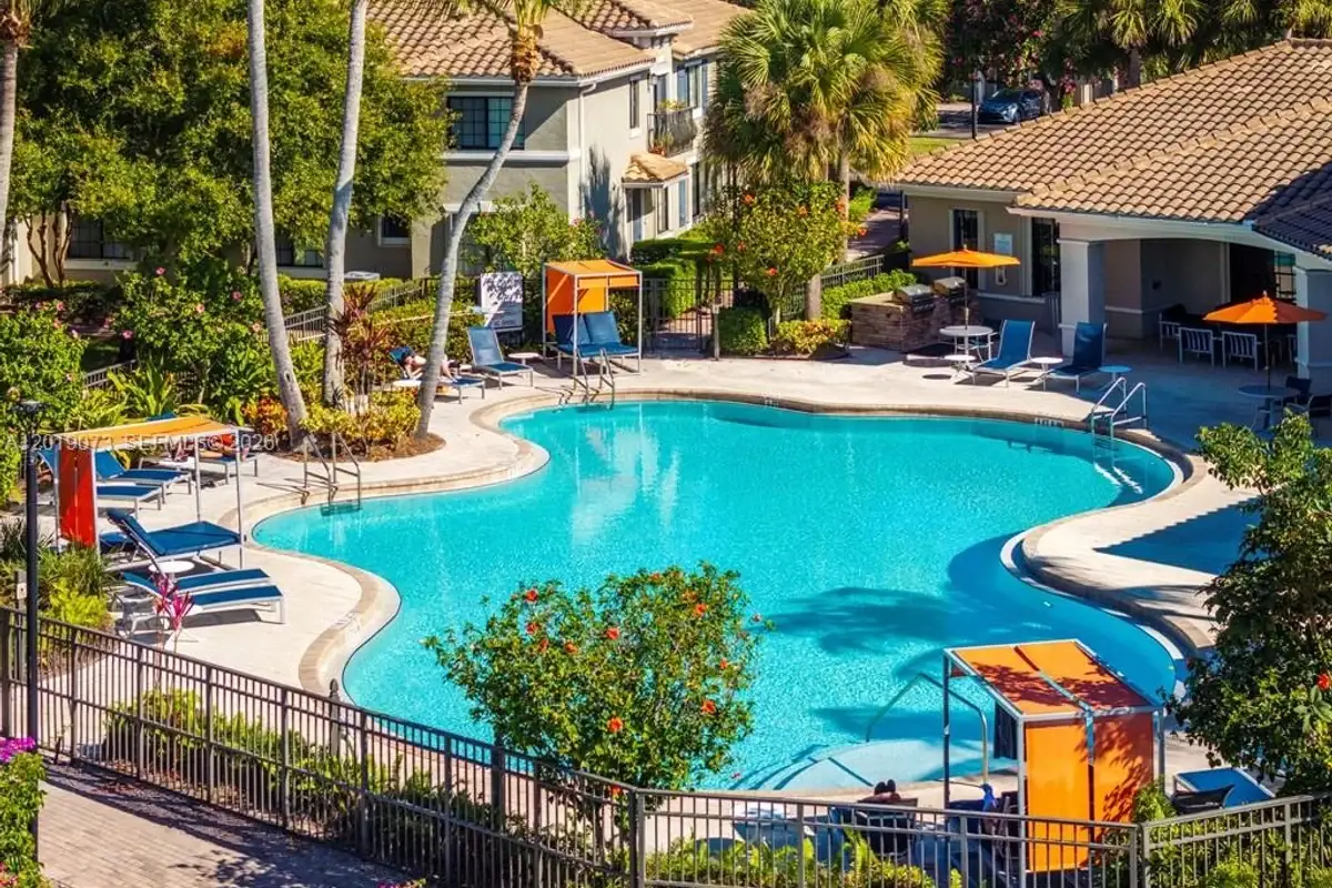 100 Portofino Dr #Kingsmill, Palm Beach Gardens: photo 1 of 31