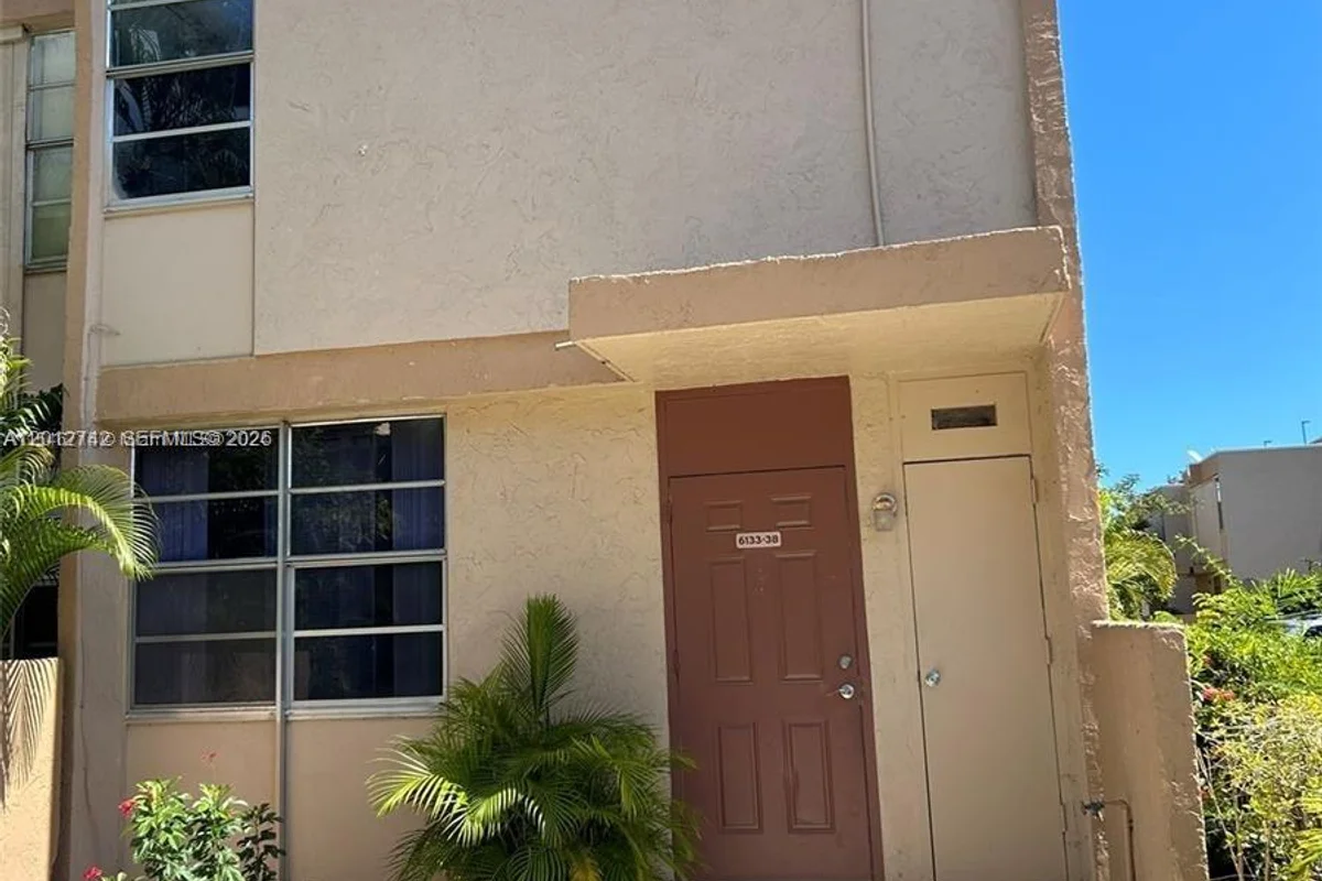 6133 SW 69th St #38, South Miami: photo 1 of 13