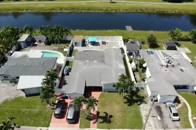 3617 NW 37th St, Lauderdale Lakes: photo 1 of 38