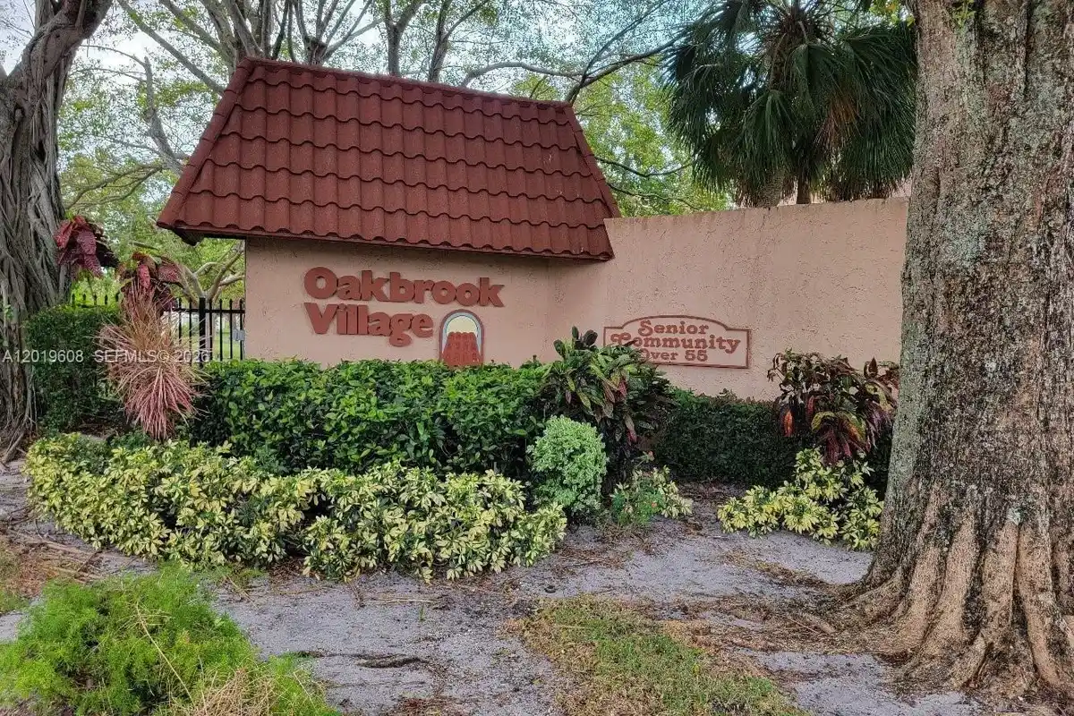 8120 SW 24th St #314, North Lauderdale: photo 1 of 30