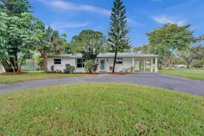 101 SW 53rd Ave, Plantation: photo 1 of 68