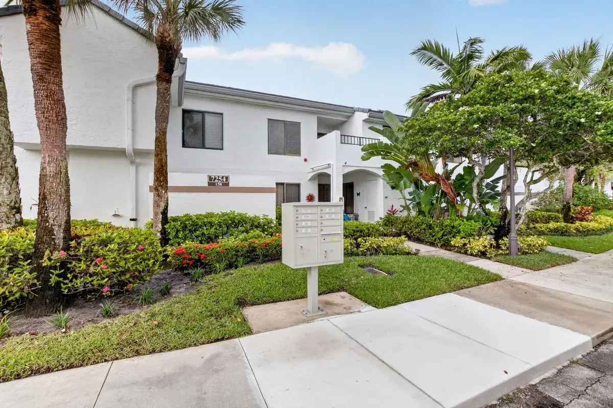 7254 Clunie Pl #15002, Delray Beach: photo 1 of 91