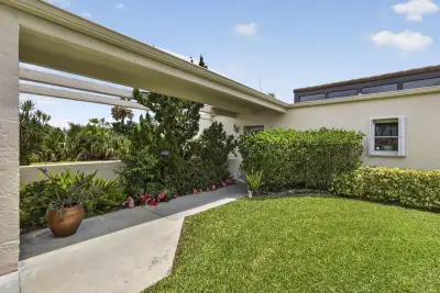 2651 Boundbrook Blvd #110, West Palm Beach: photo 1 of 39