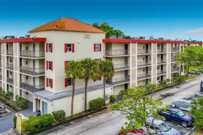 3000 NW 48th Ter #126, Lauderdale Lakes: photo 1 of 59