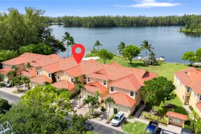 4065 Crystal Lake Dr, Deerfield Beach: photo 1 of 44