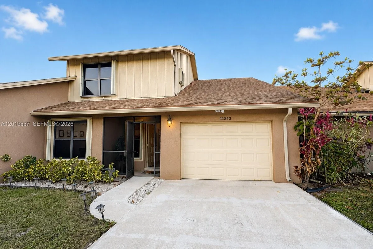 11913 Donlin Dr, Wellington: photo 1 of 28