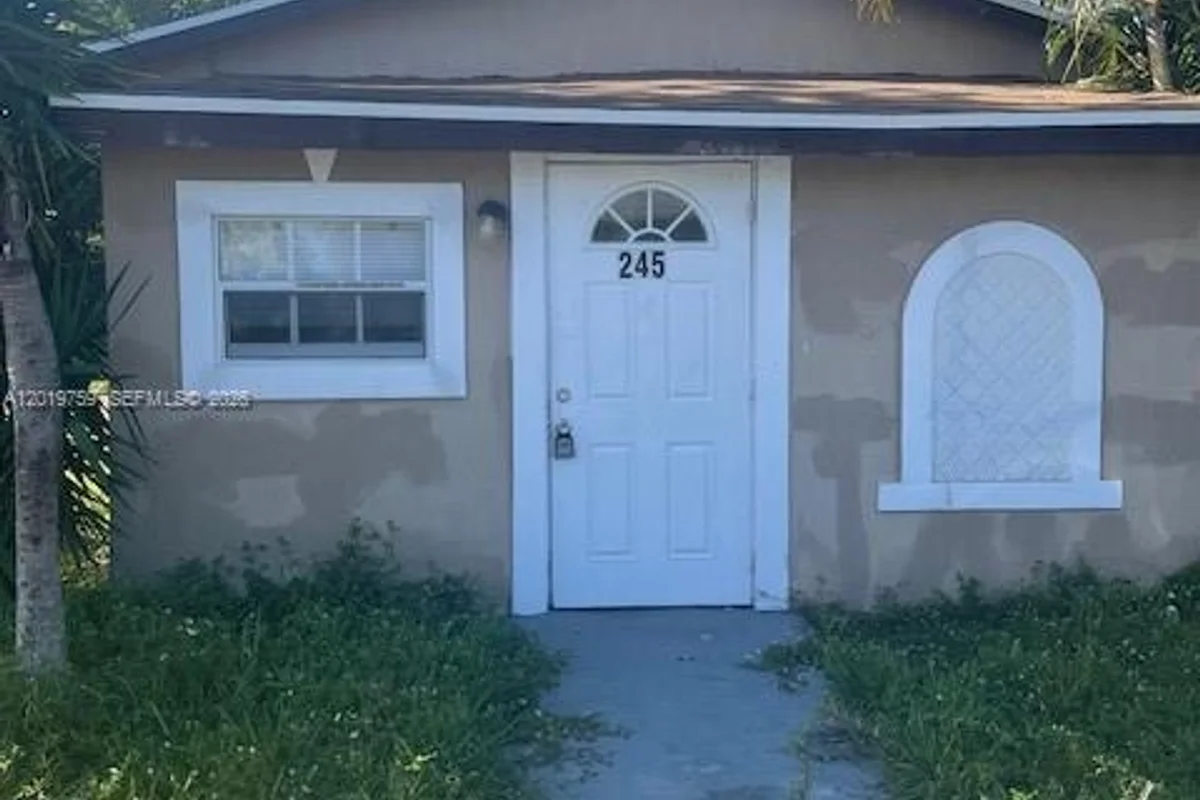 245 NW 6th Ave, Dania Beach: photo 1 of 2