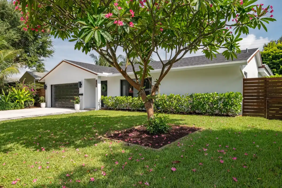 335 Franklin Rd, West Palm Beach: photo 1 of 43