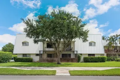 875 NW 13th St #405, Boca Raton: photo 1 of 16