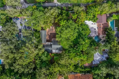 3720 Poinciana Ave, Miami: photo 1 of 29