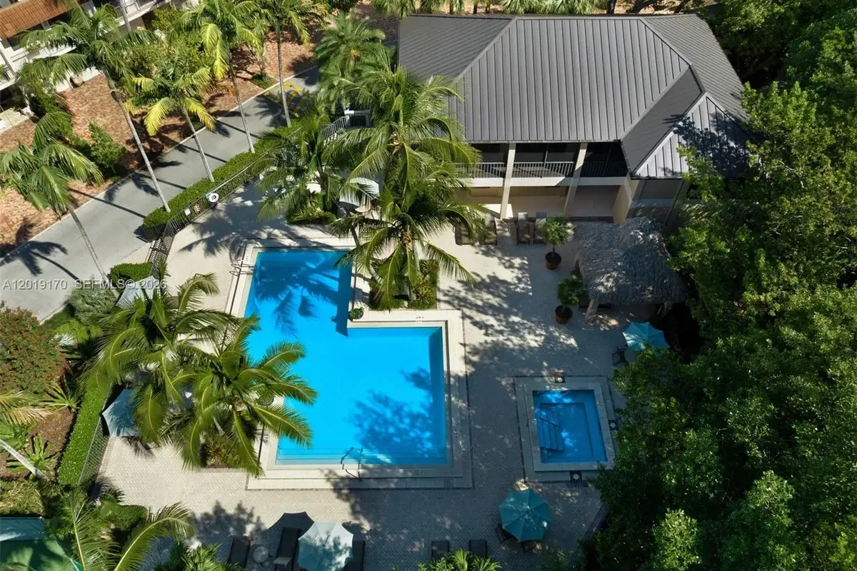6206 Paradise Point Dr, Palmetto Bay: photo 1 of 15