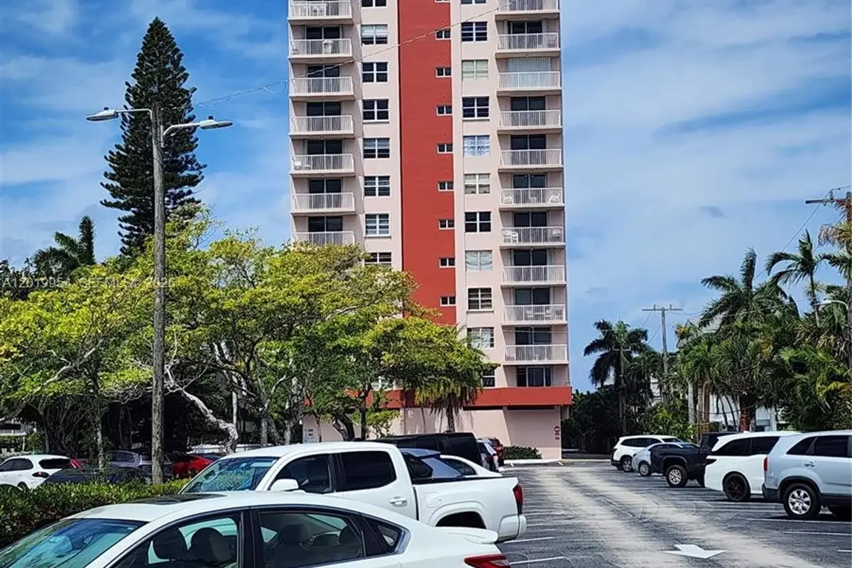 3161 S Ocean Dr #903, Hallandale Beach: photo 1 of 17
