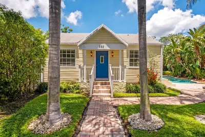 255 NE 12th St, Delray Beach: photo 1 of 65