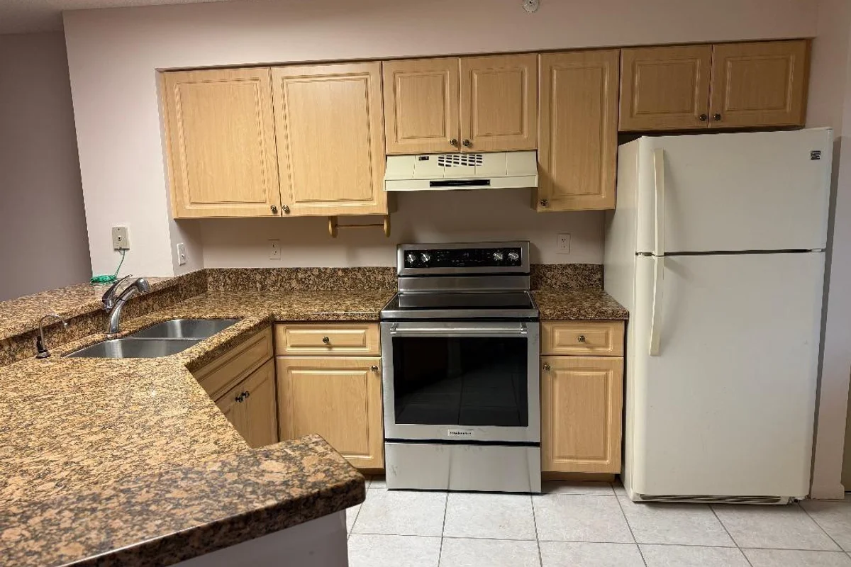 2205 S Cypress Bend Dr #307, Pompano Beach: photo 1 of 8