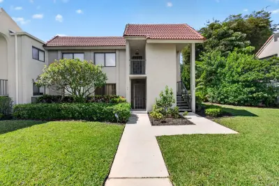 5561 Fairway Park Dr #104, Boynton Beach: photo 1 of 24