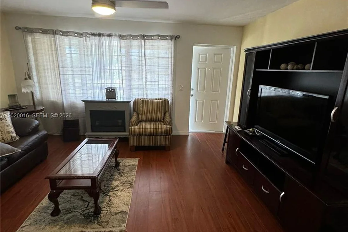 221 Kent M, West Palm Beach: photo 1 of 24