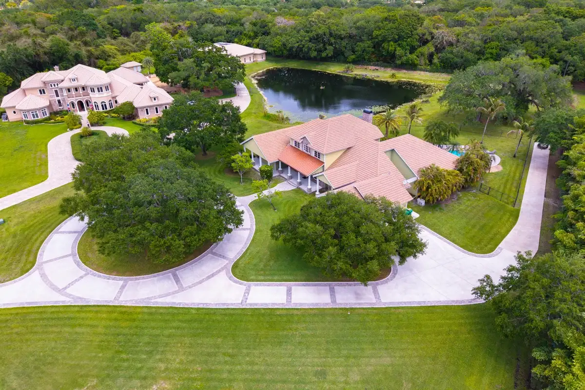 13300 SW 36th Ct, Davie: photo 1 of 31
