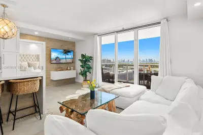 2301 Collins Ave #1533, Miami Beach: photo 1 of 33
