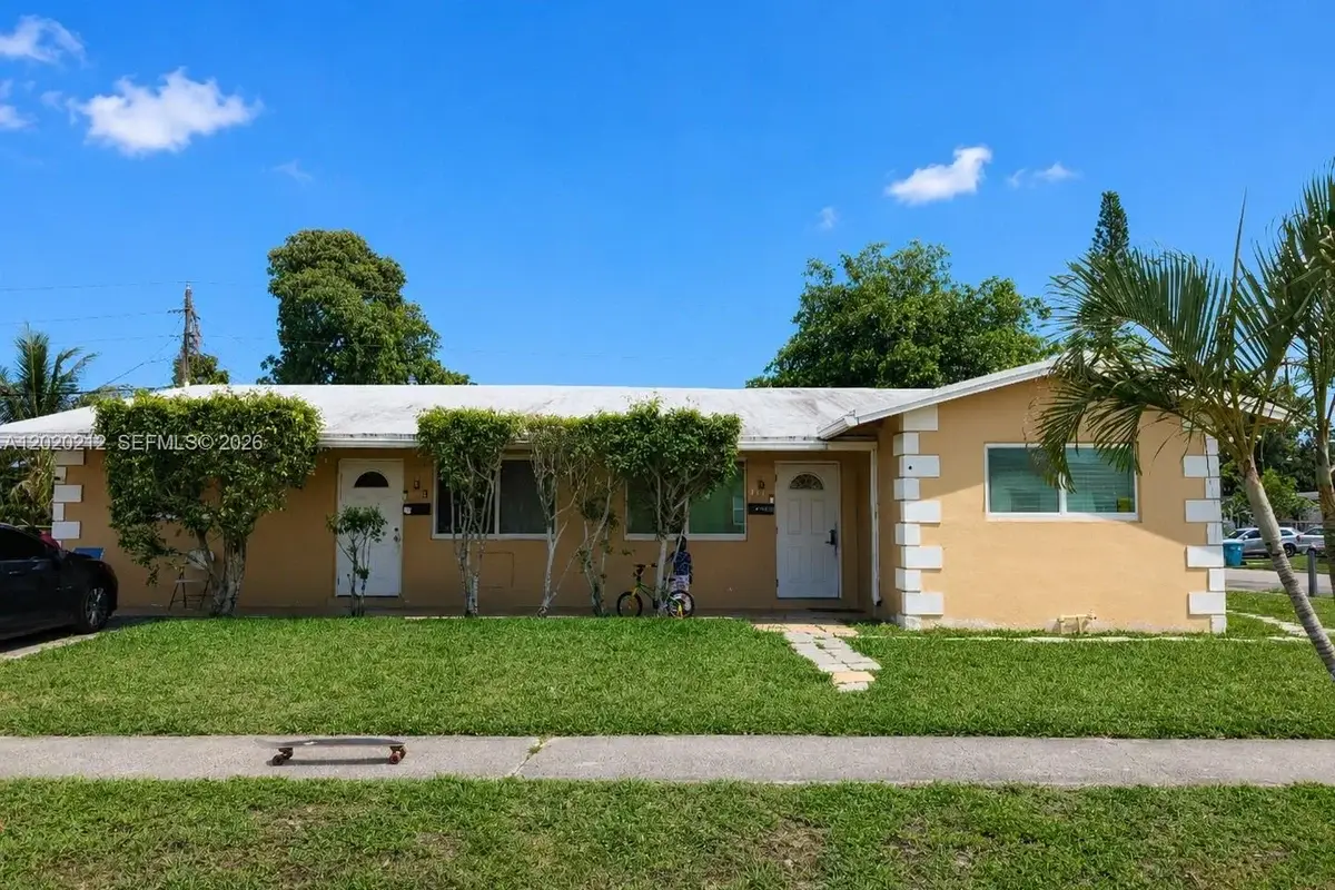 1621 NW 52nd Ave, Lauderhill: photo 1 of 1