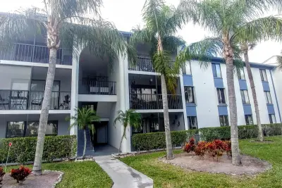 1009 Green Pine Blvd #D3, West Palm Beach: photo 1 of 10