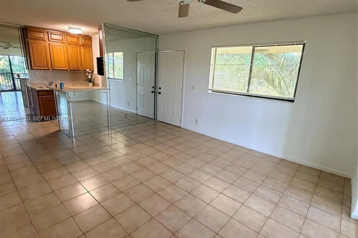 588 Trace Cir #202, Deerfield Beach: photo 1 of 21