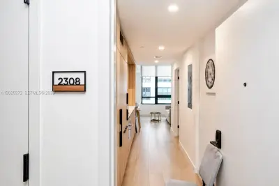 225 N Miami Ave #2308, Miami: photo 1 of 25