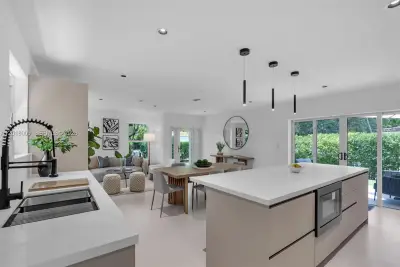 1203 Madrid St, Coral Gables: photo 1 of 17