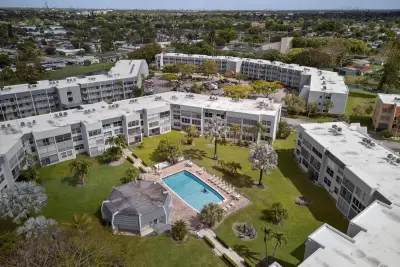 6570 Royal Palm Blvd #306j, Margate: photo 1 of 41