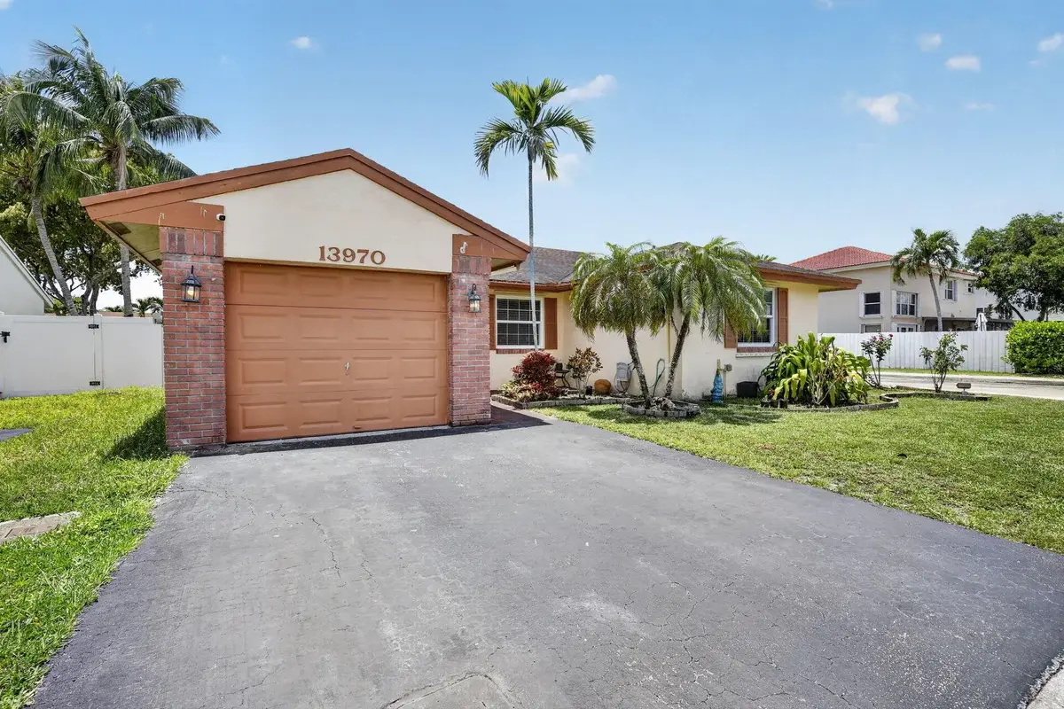13970 Oaklawn Pl, Davie: photo 1 of 53