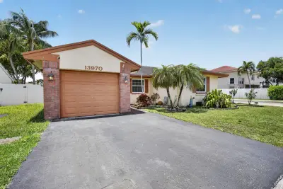13970 Oaklawn Pl, Davie: photo 1 of 53