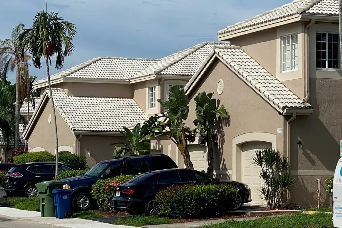 2253 Salerno Cir, Weston: photo 1 of 14