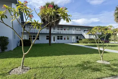 66 Coventry C, West Palm Beach: photo 1 of 13