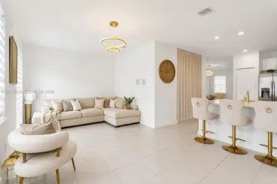 12954 SW 231st St, Miami: photo 1 of 35