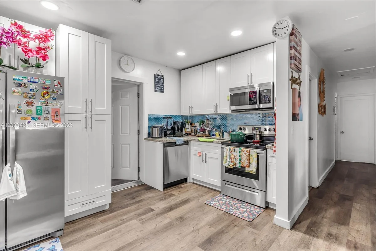 13075 NW 16th Ave, North Miami: photo 1 of 19