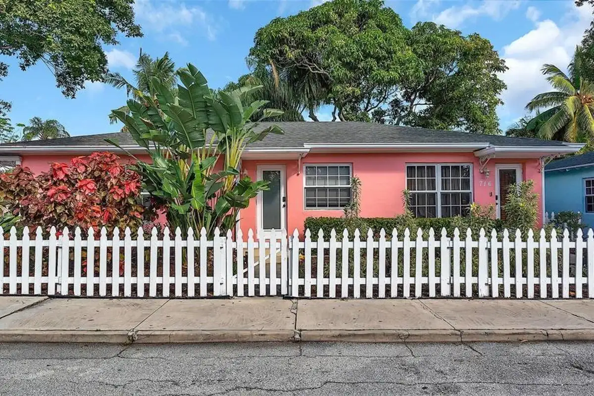 802 N J St, Lake Worth Beach: photo 1 of 24