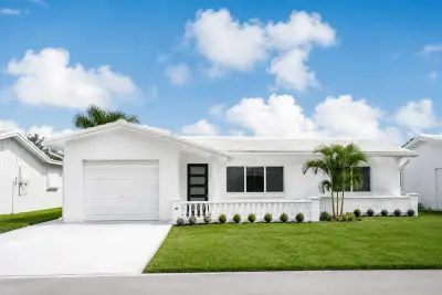 1009 Leisure Ln, Boynton Beach: photo 1 of 60