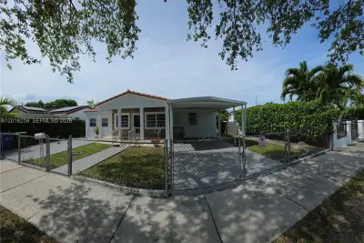 4601 SW 5th St, Miami: photo 1 of 23