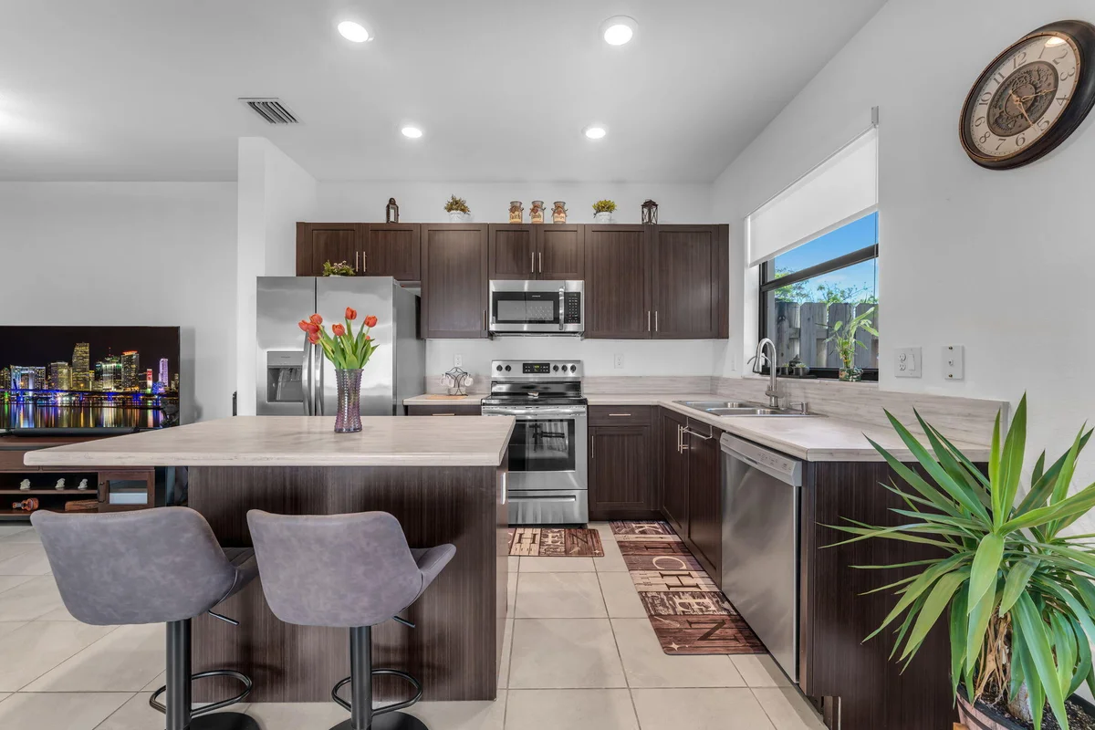11821 SW 245th Ter, Homestead: photo 1 of 31