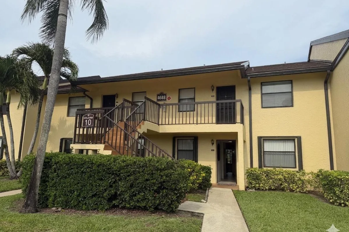 4688 Lucerne Lakes Blvd E #104, Lake Worth: photo 1 of 35