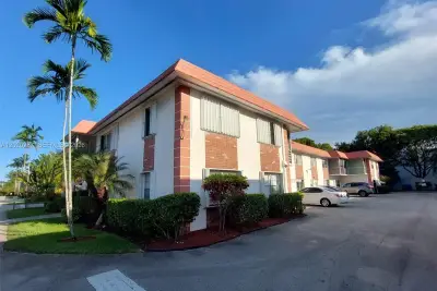3550 NW 8th Ave #713, Pompano Beach: photo 1 of 26
